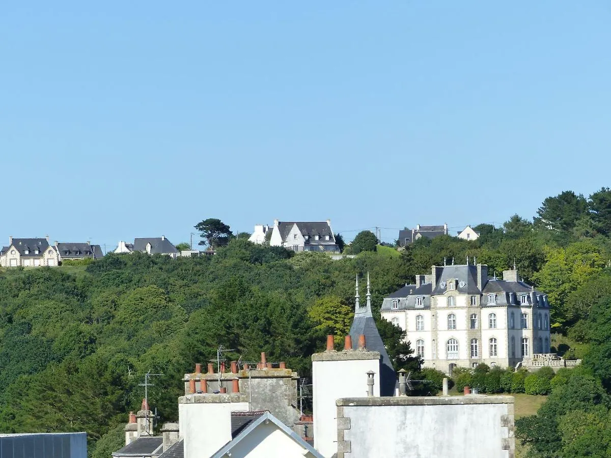 Le 8 - Le Eight Audierne 0*,  Francja